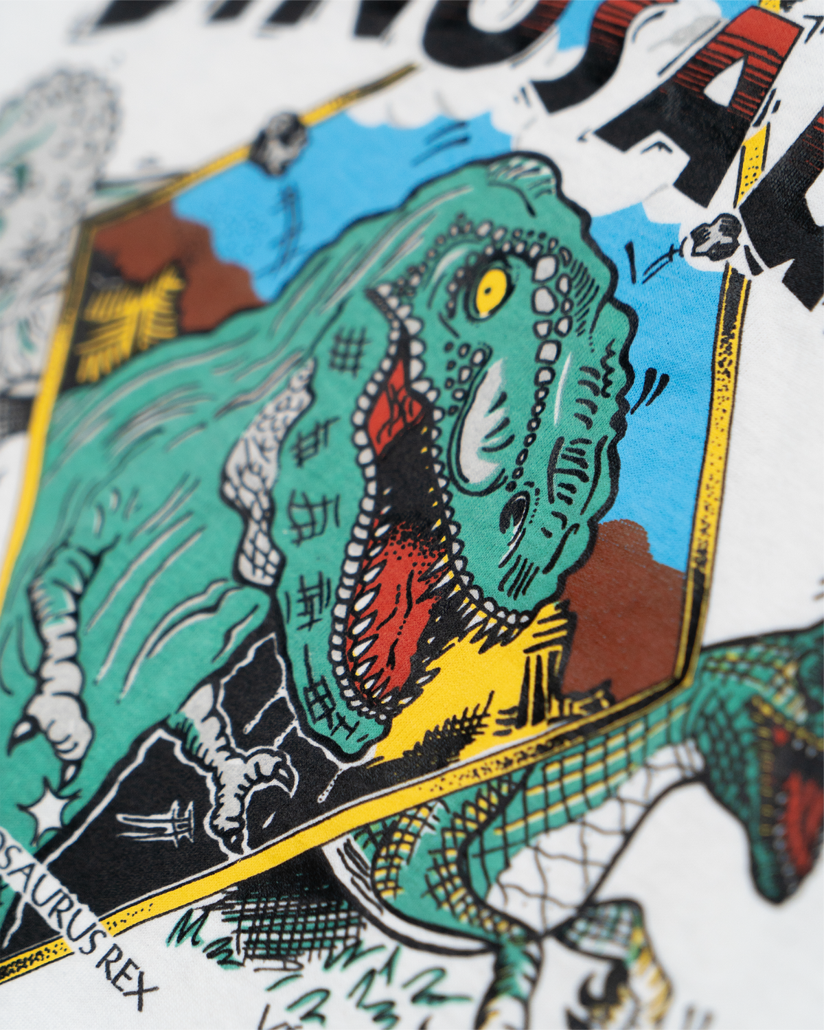 L' INVASION DINOSAURES T-SHIRT (USED)