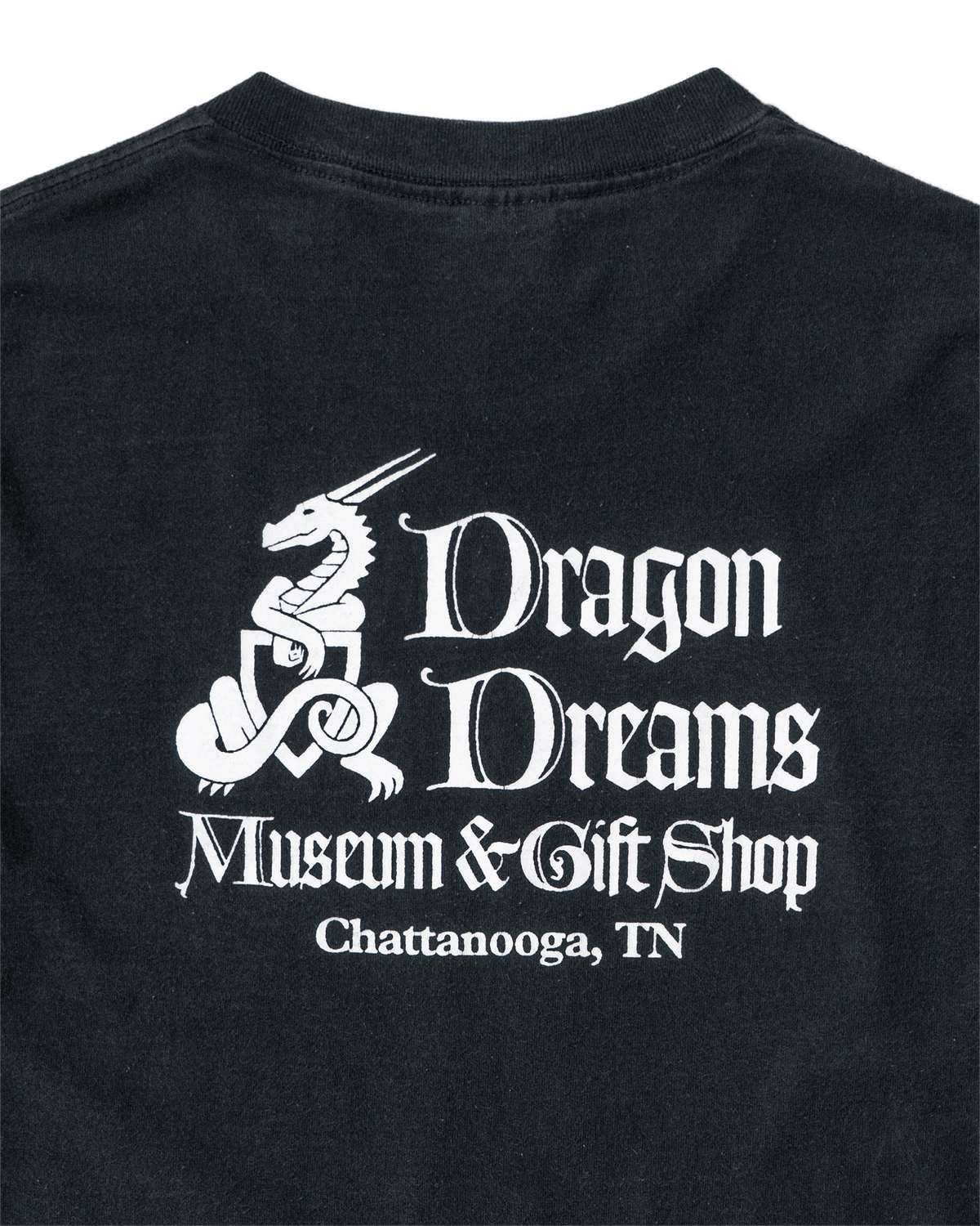 DRAGON DREAMS MUSEUM & GIFT SHOP T-SHIRT (USED)