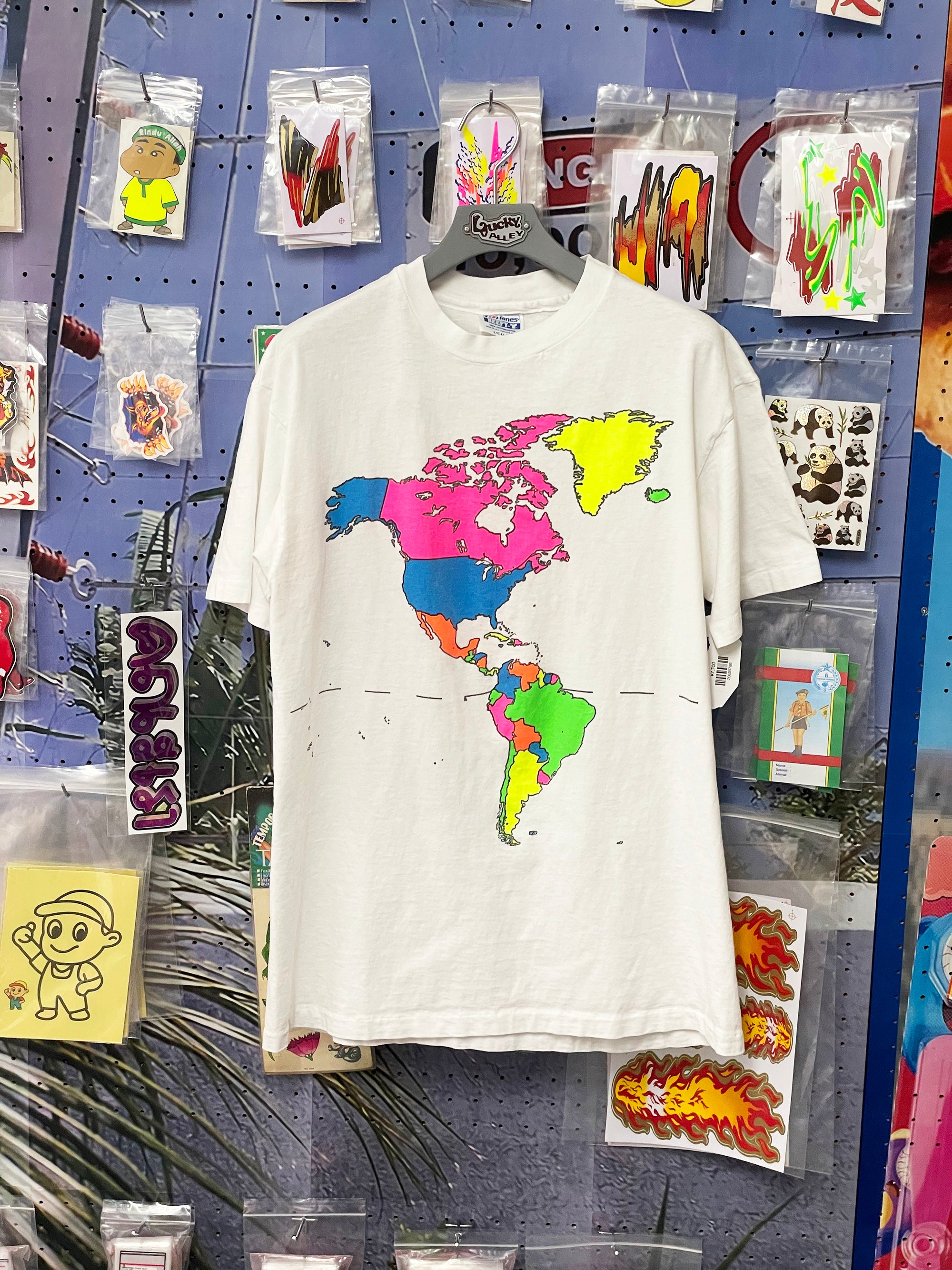 THE TRAVELER WORLD T-SHIRT (USED)