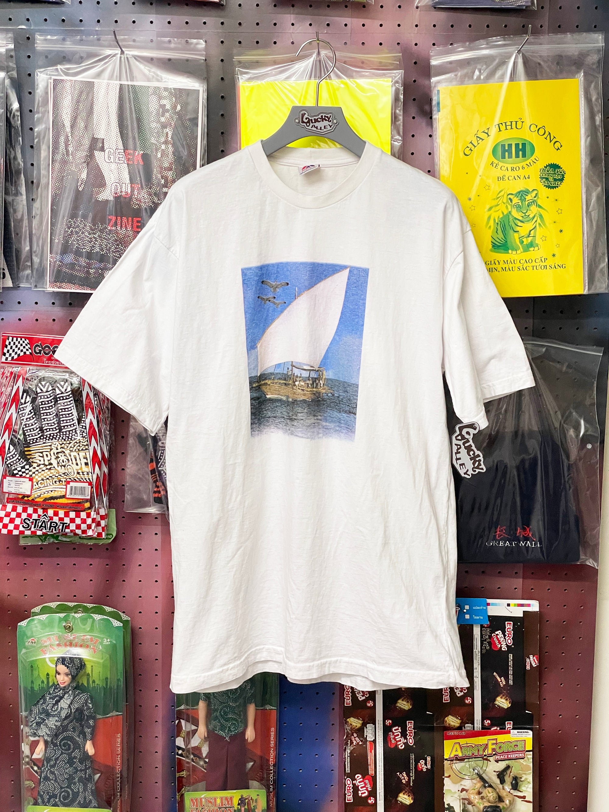 KUWAIT DUTY FREE T-SHIRT (USED)