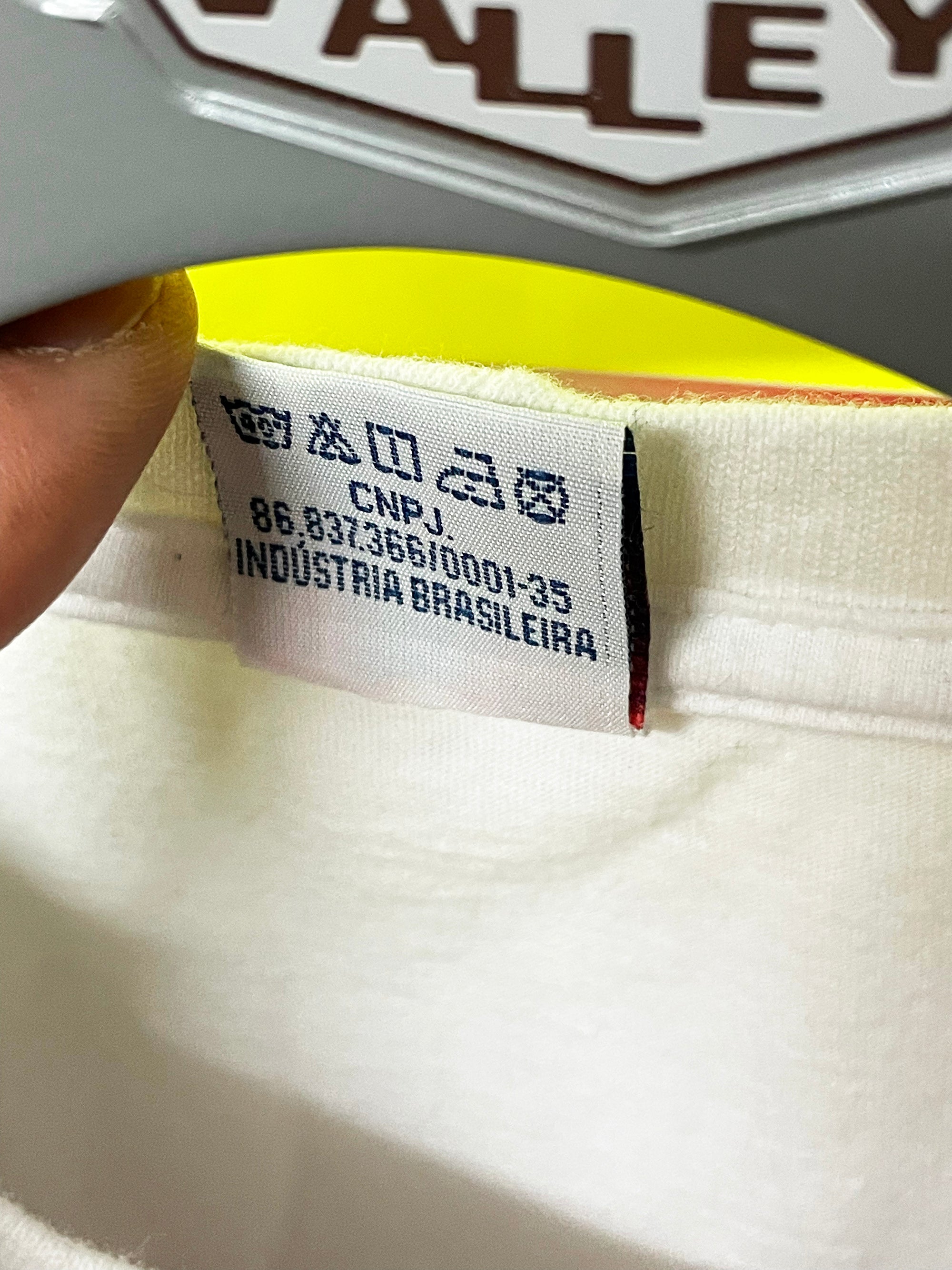 KUWAIT DUTY FREE T-SHIRT (USED)