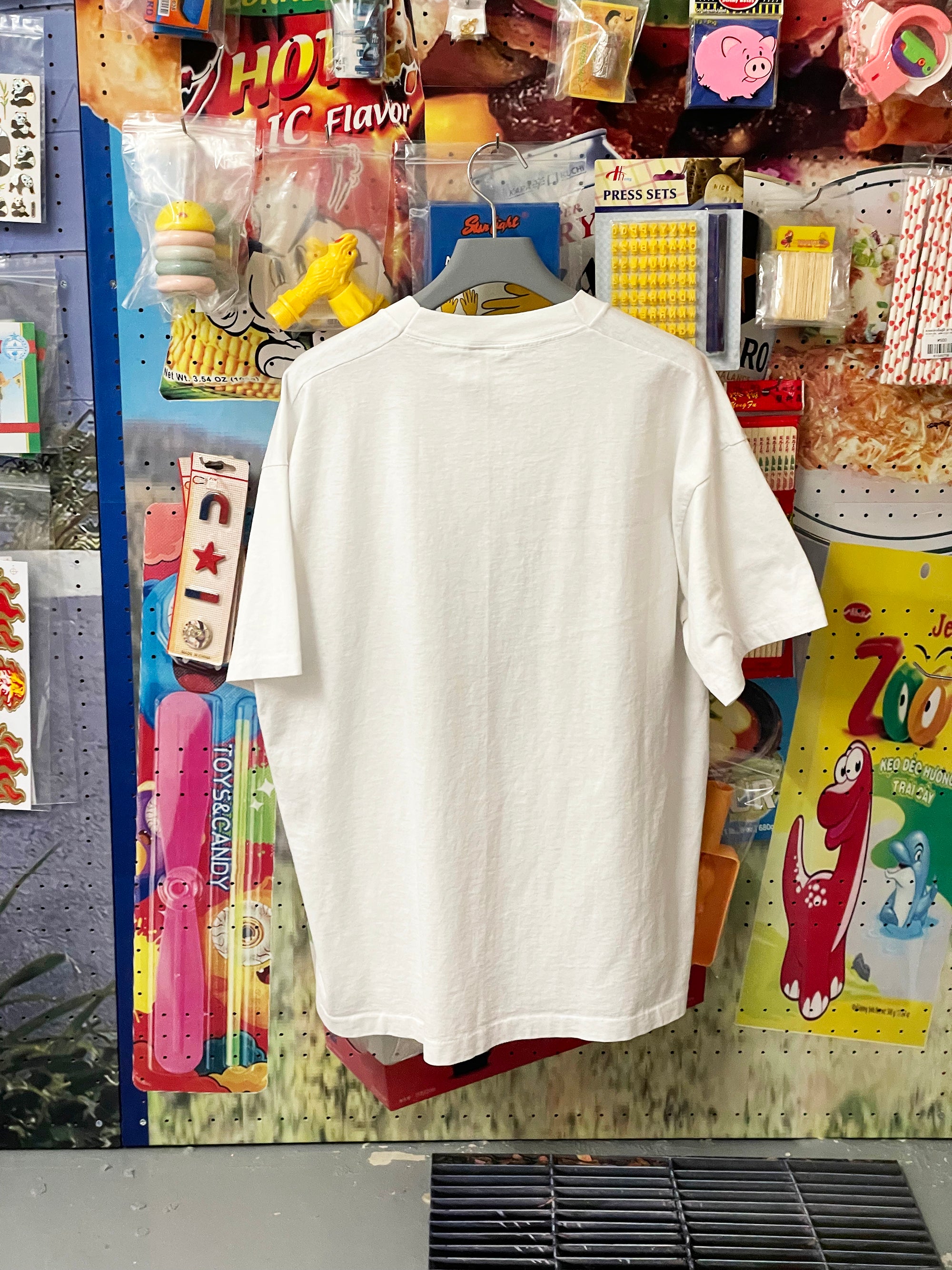 L' INVASION DINOSAURES T-SHIRT (USED)